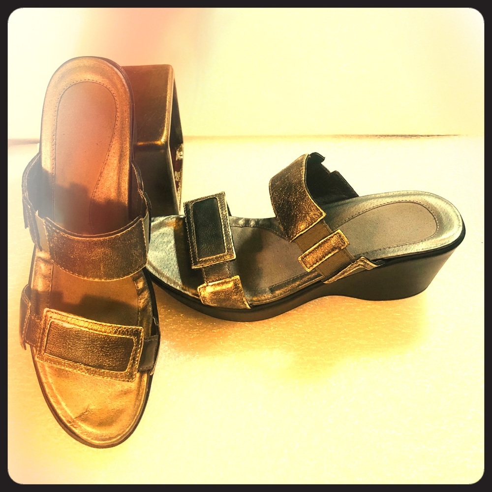 Naot Women’s Metallic Wedge Sandals, Size 39 - Picture 1 of 7